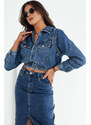 BASIC MODRÁ DŽÍNOVÁ CROP BUNDA BLIRNA Denim vzor