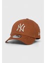 Bavlněná baseballová čepice New Era NEW YORK YANKEES hnědá barva, s aplikací