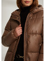 Monnari Bundy Dlouhý prošívaný kabát s kapucí hnědý