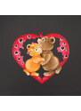 AMADEA Dřevěná barevná ozdoba srdce medvědi, 7 cm, český výrobek