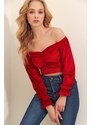 Trend Alaçatı Stili Women's Red Crew Neck Velvet Crop Top With Smocking