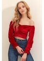 Trend Alaçatı Stili Women's Red Crew Neck Velvet Crop Top With Smocking