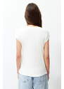 Trendyol Ecru Viscose/Soft Fabric Fitted/Fitted Moon Sleeve V Neck Flexible Knitted Blouse