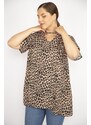 Şans Women's Leo Plus Size Leopard Patterned Front Slit Blouse