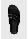 Semišové pantofle Tommy Hilfiger ELEVATED TH CRISS SUEDE SANDAL pánské, černá barva, FM0FM05065