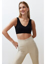 Trendyol Black Seamless/Seamless Support/Shaping Knitted Sports Bra