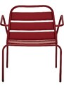 House Doctor Červená kovová zahradní židle Helo s područkami