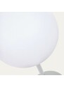 Bílá plastová stolní LED lampa Kave Home Dinesh se šedou podnoží