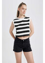 DEFACTO Fitted Patterned Cotton Crop Top