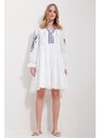 Trend Alaçatı Stili Women's White Judge Collar Lined Embroidery Embroidered Dress