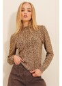 Trend Alaçatı Stili Women's Milk Brown High Neck Ribbed Stitched Buzy Blouse