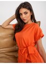 Fashionhunters Oranžové šaty s páskem z RUE PARIS