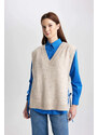 DEFACTO Regular Fit V-Neck Vest