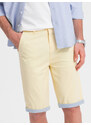 Ombre Clothing Pánské chinos šortky s džínovým lemem - žluté V7 W421