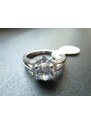Prsten z chirurgické ocele - kytka s bílým zirkonem