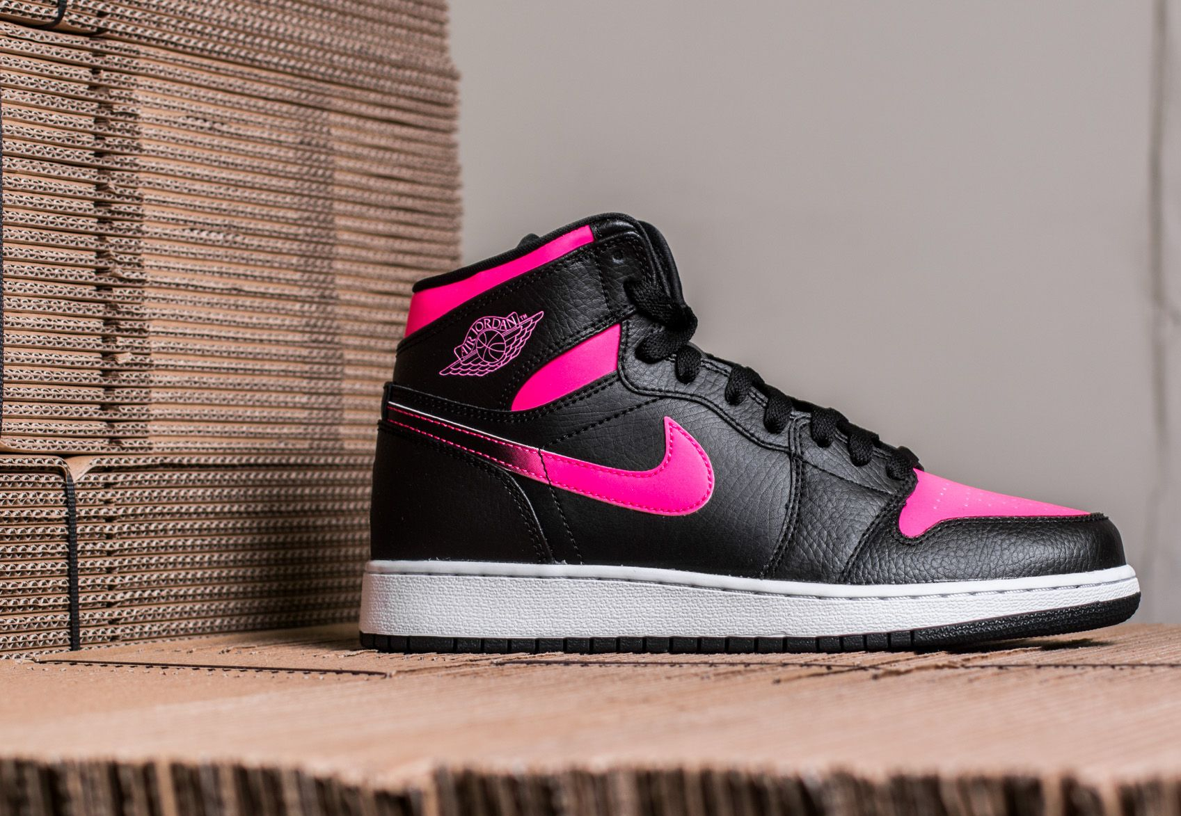 air jordan 1 retro high gg black hyper pink
